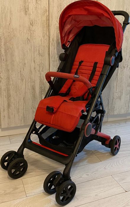 Carucior ultra compact marca Chicco,minim 3 pana la 15 kg,Rosu.
