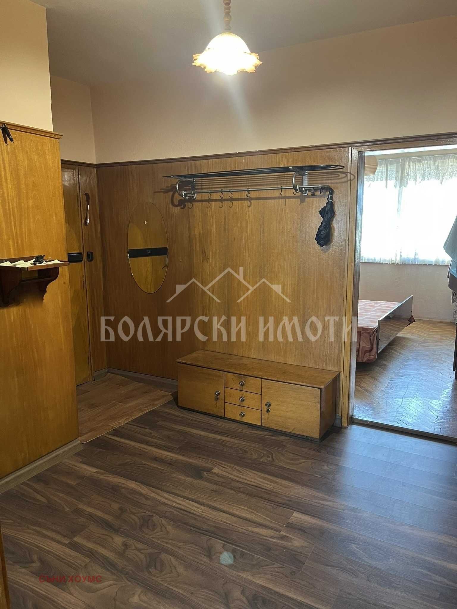 Четиристаен апартамент в Идеалния Център на гр. Горна Оряховица