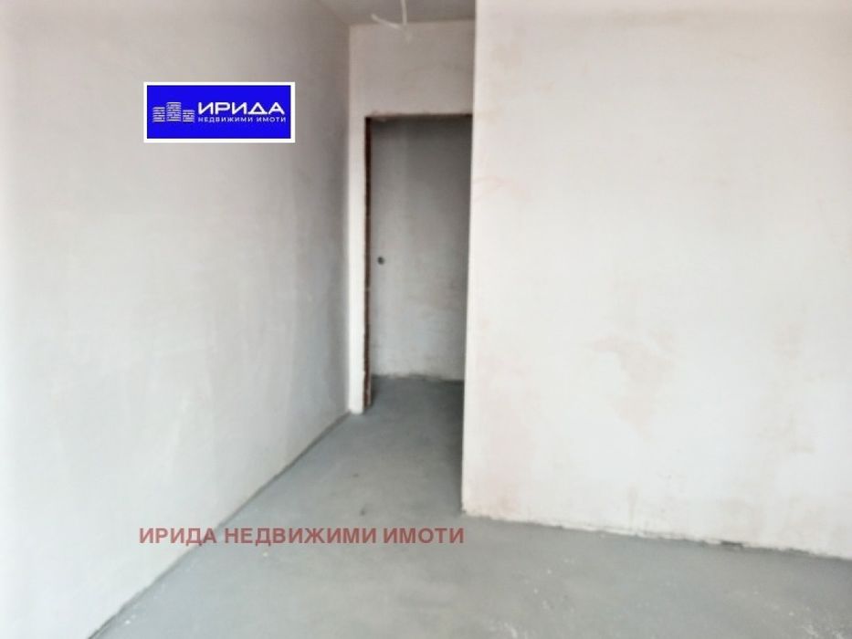 Тристаен апартамент в Бъкстон с АКТ 16!