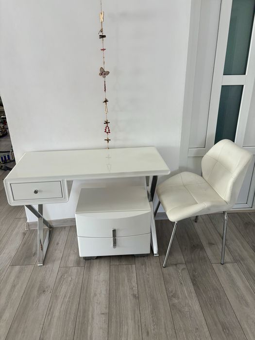 Set Masa de machiaj/Birou, noptiera si scaun