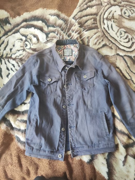 Продам мужскую джинсовку.