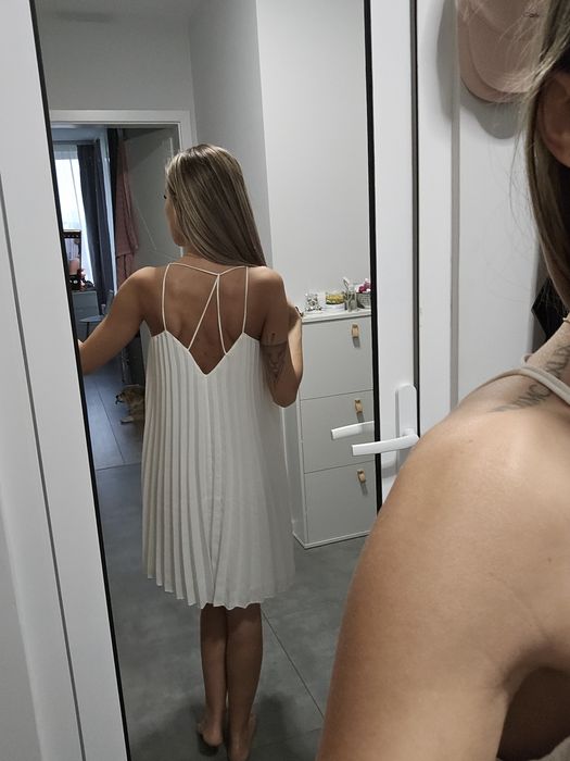 Свежи роклички xs размер