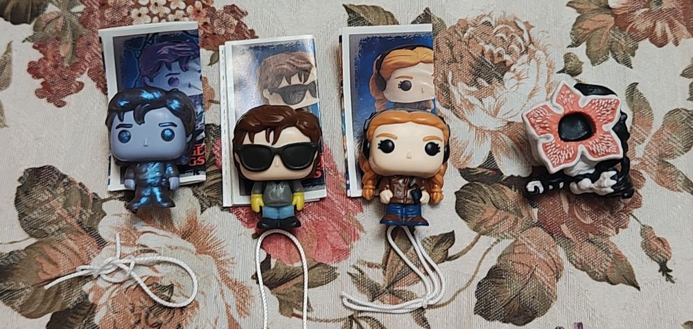 Stranger things kinder