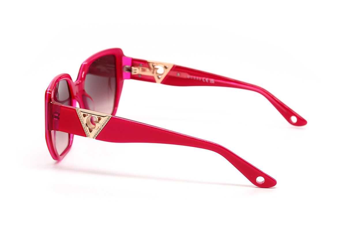 Оригинални дамски слънчеви очила Guess -59%