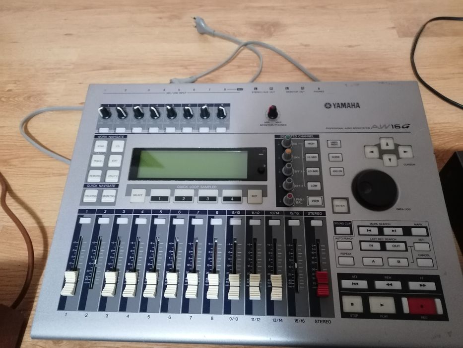 Yamaha DX TX-7 Hohner XE9 Yamaha AW16G Roland EM101 Hohner rhythm 80