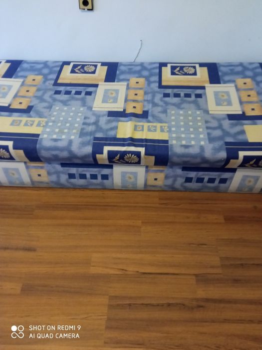 Единично легло с повдигащ механизъм