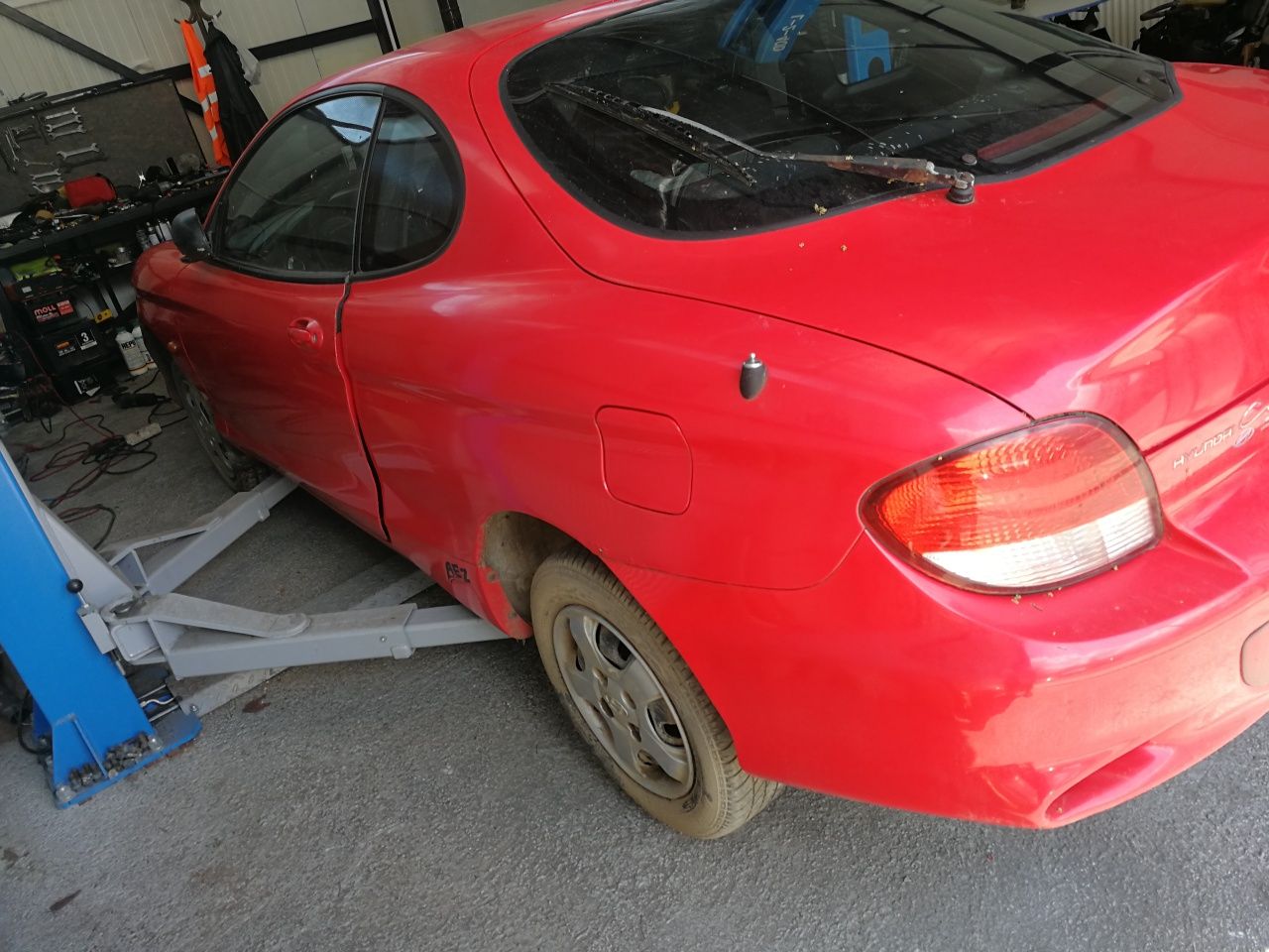 Хюндай Купе 1.6i 114кс. Hyundai  Coupe 1.6i 2000г