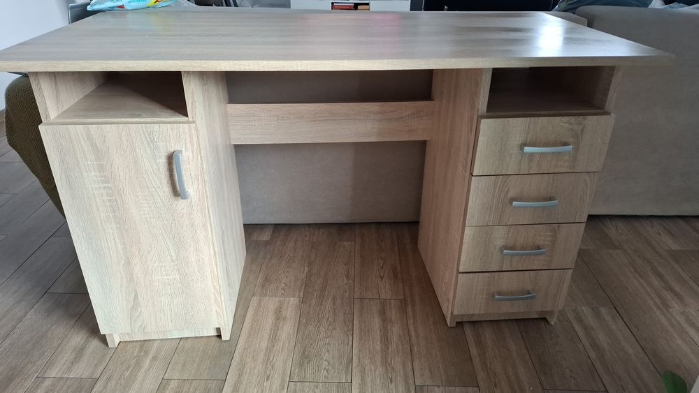 Vând birou, scaun birou, și comodă