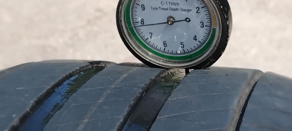 Гуми 215 55 17 Мишелин Michelin 2 броя. Нов внос. Не са нови!
