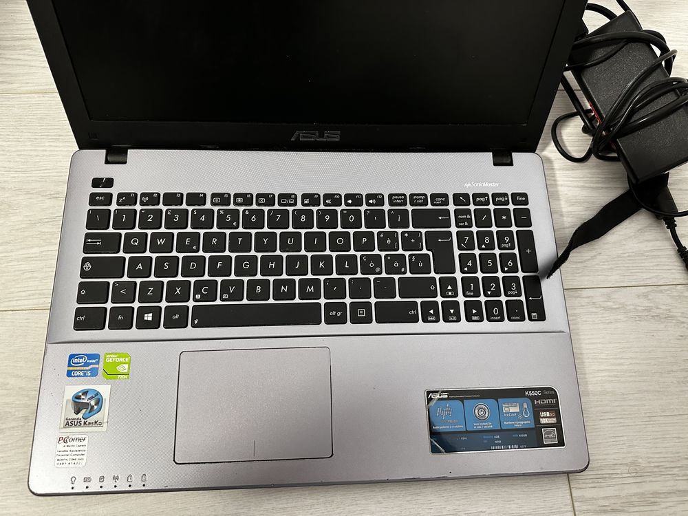 Laptop Asus 15,4 inch i5  500gb hdd  K550C