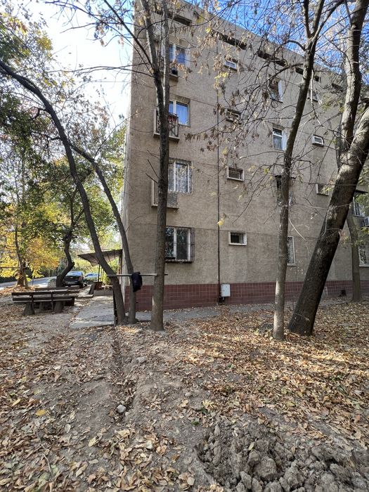 Под офис квартира. Новомосковский 1-этаж 60 кв.м торец фасад 24 метр