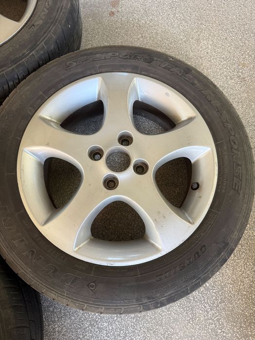 Jante cu cauciucuri de vară folosite pe Toyota Yaris