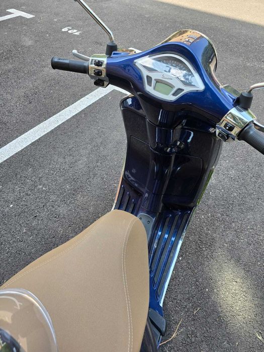 VESPA Primavera 50cc - se conduce FARA CARNET!