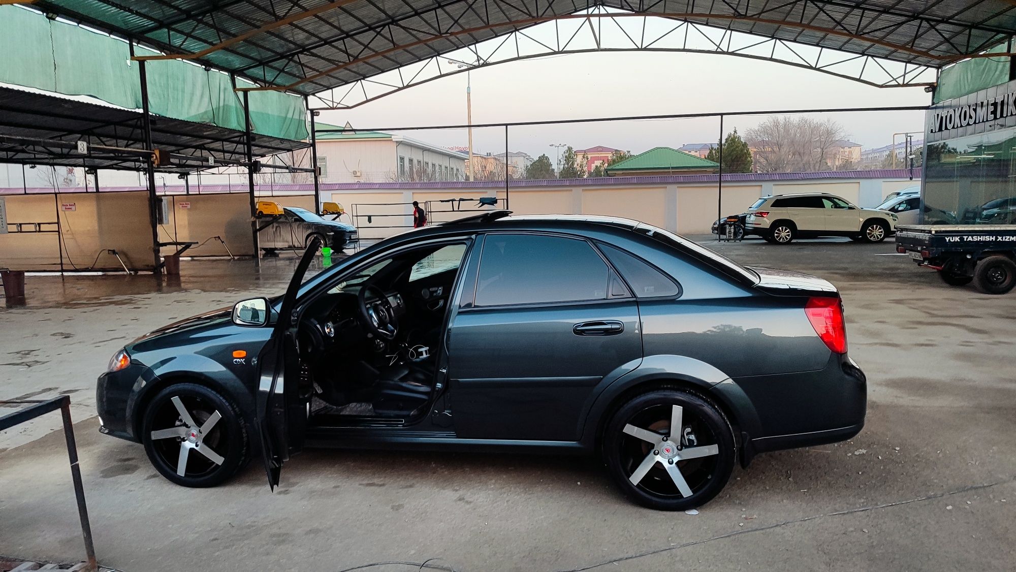 Vossen R17 diska balon sotiladi xolati yaxshi shishka trishina yuq