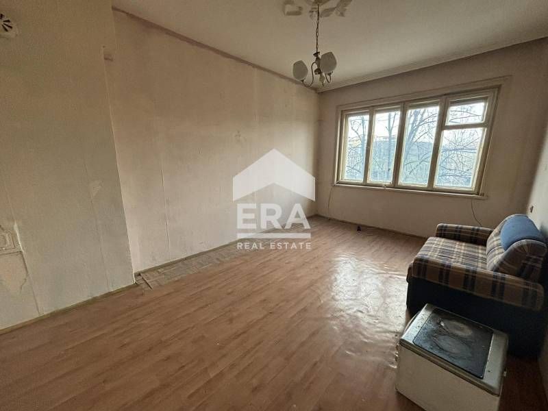 Продава се Тристаен апартамент в Хасково, Център - 65 кв.м за 954 €/кв.м - Снимка #3