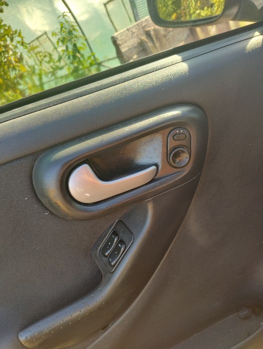 Vând Opel CORSA C 4 uși diesel 1.3 2005