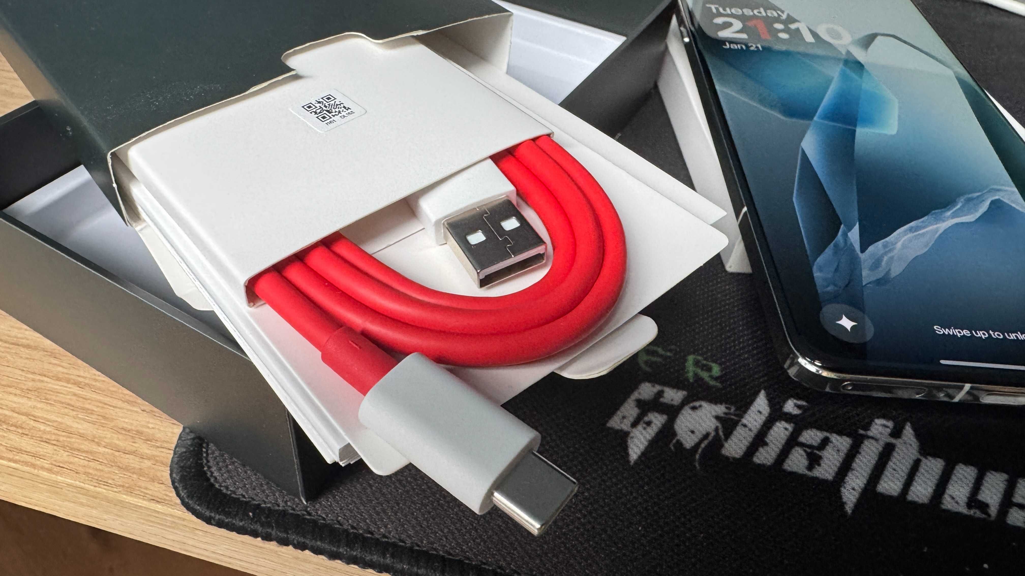Vând telefon OnePlus 13 ca nou, 16GB RAM / 512GB, în cutie, preț fix