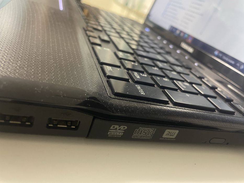 Laptop Toshiba satellite A660