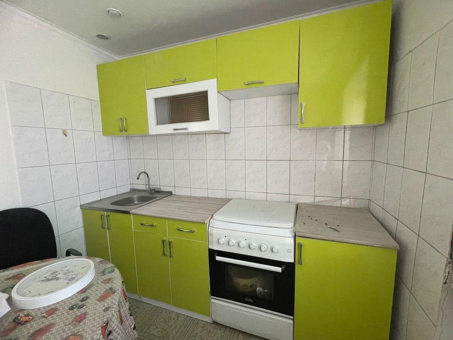 Срочно продаю кухонный гарнитур