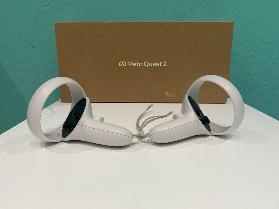 Oculus Quest 2 VR + Headstrap confortabil, stare perfectă