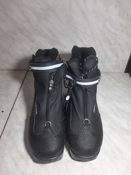 Clapari ghete ski schi fond 29 Rossignol BC X5 marimea  41 NNN Impeca