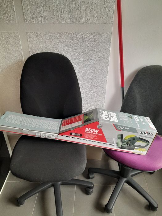 Vând diverse lucruri.