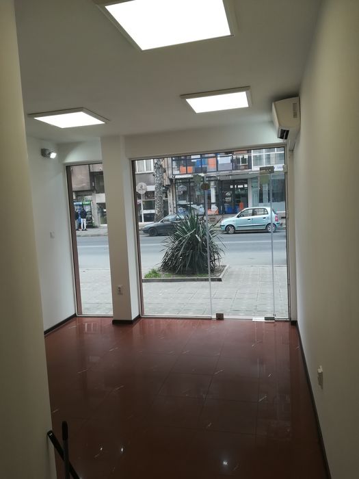 Дава се под наем Магазин в Пловдив, Гагарин - 30 кв.м за 306 € - Снимка #3