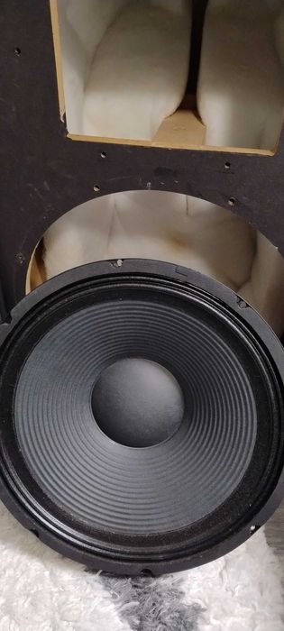 Професионални тонколони Behringer B1520 PRO Eurolive