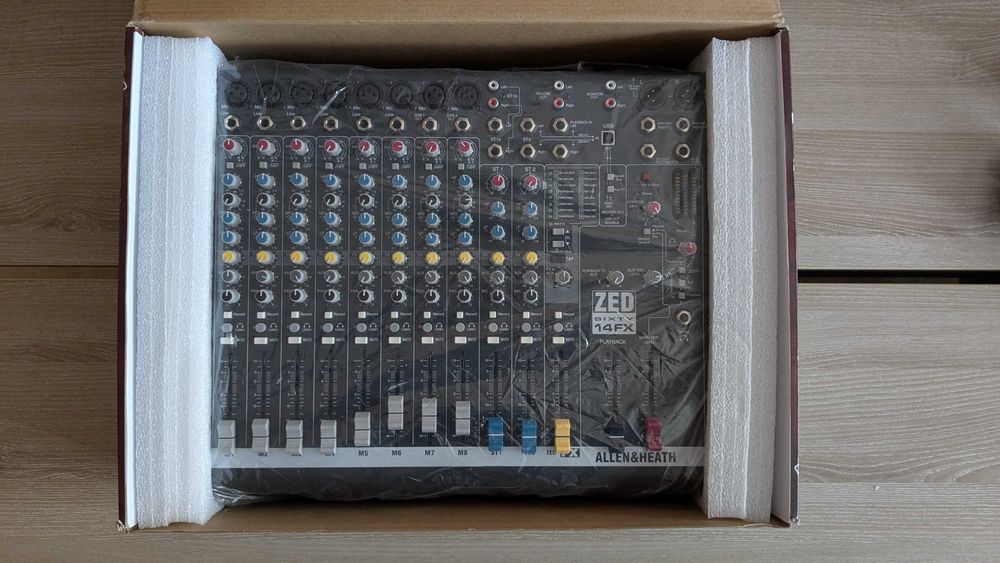 Mixer Allen & Heath ZED60-14FX