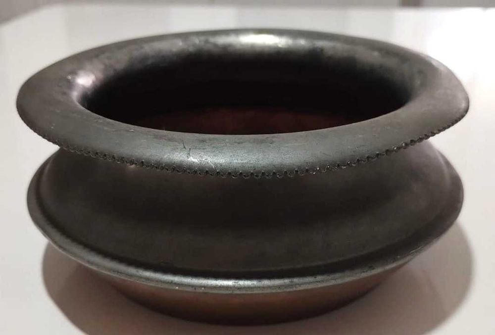 9 vase din cupru vechi lucrate manual