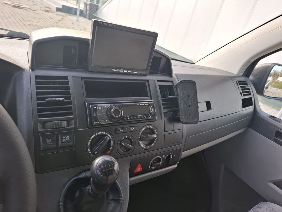 Vând Vw Caravelle T5