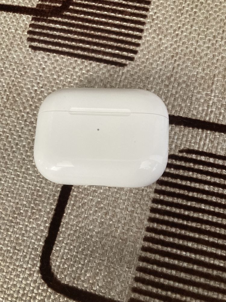 AirPods pro (новый) торг есть