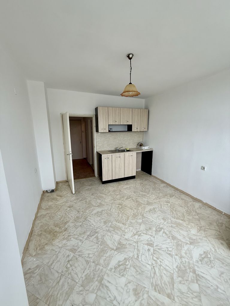Продава се Двустаен апартамент в Кърджали, Гледка - 56 кв.м за 733 €/кв.м - Снимка #3