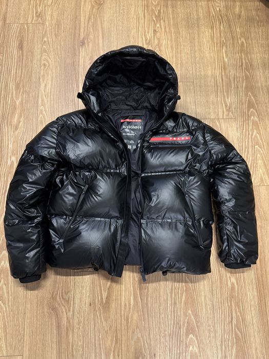 Зимний пуховик Prada