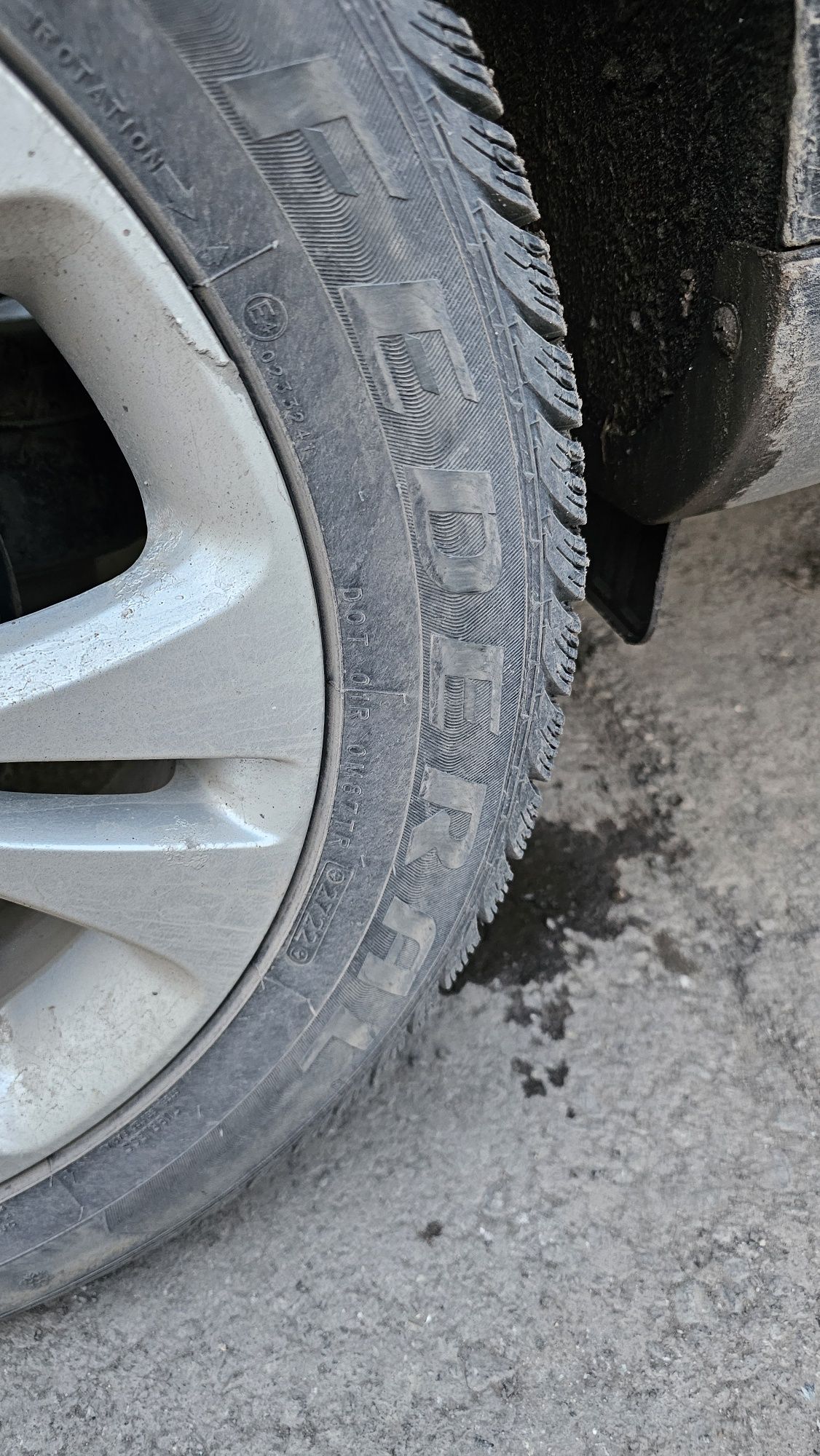 Продам зимние шины с шипами Federal Himalaya 215/55 R17