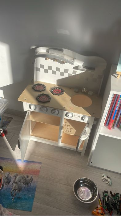 Bucatarie cate-n luna si in stele