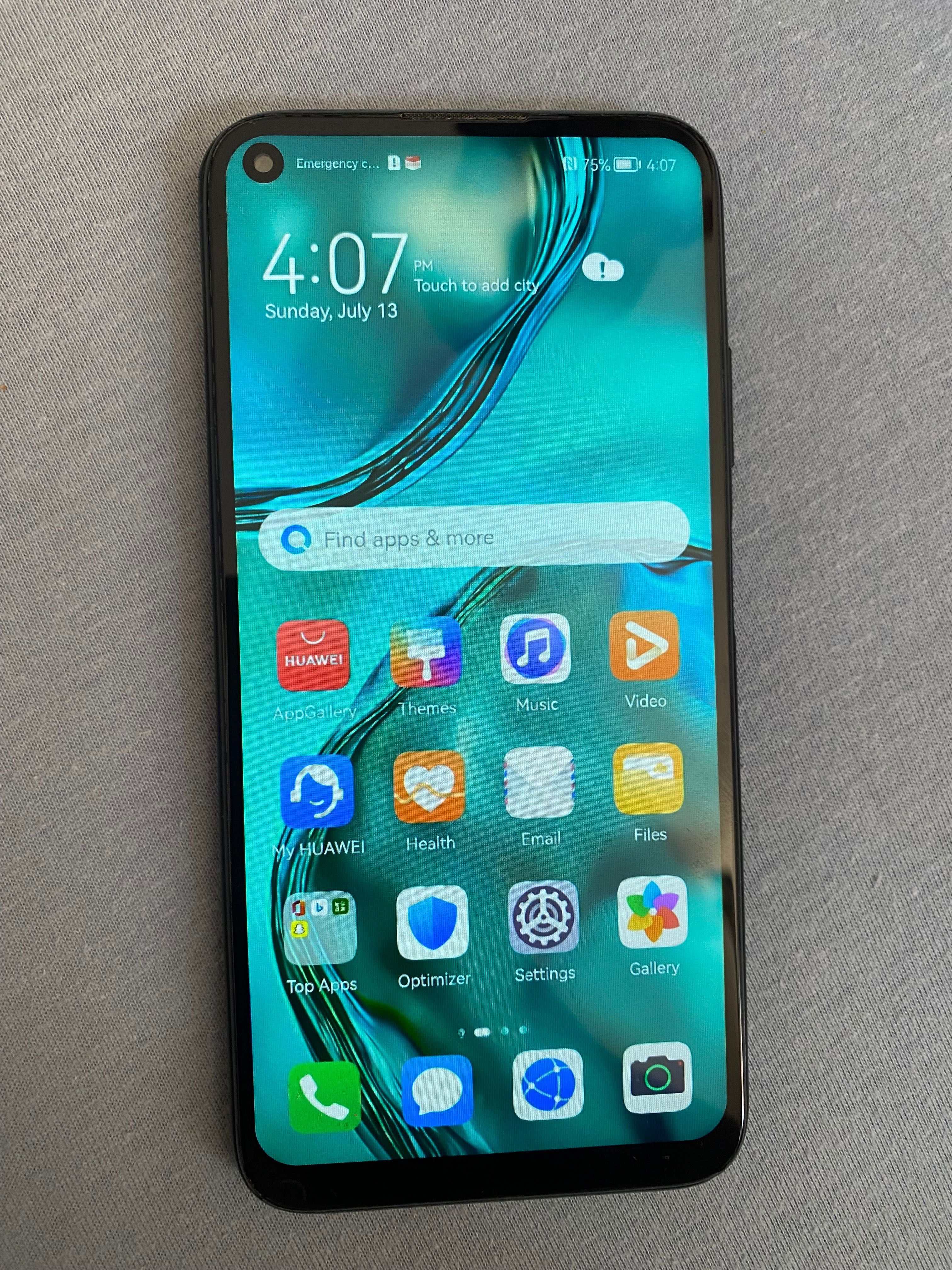 Продавам телефон Huawei