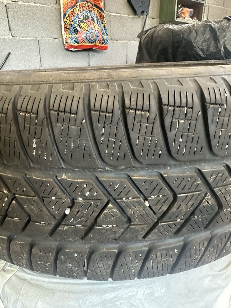 Продам шины в отличном состояние