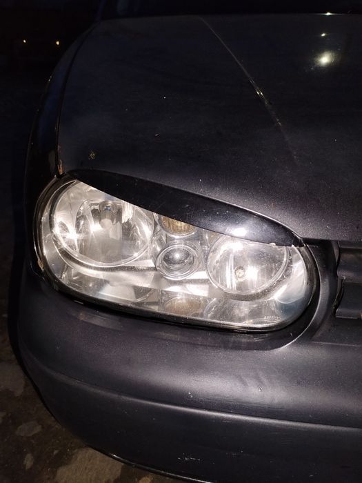 Pleoape faruri golf 4