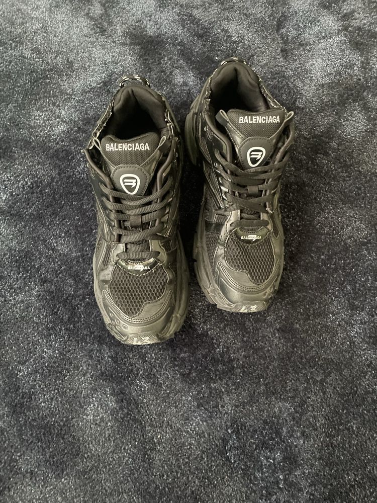 Balenciaga runners black