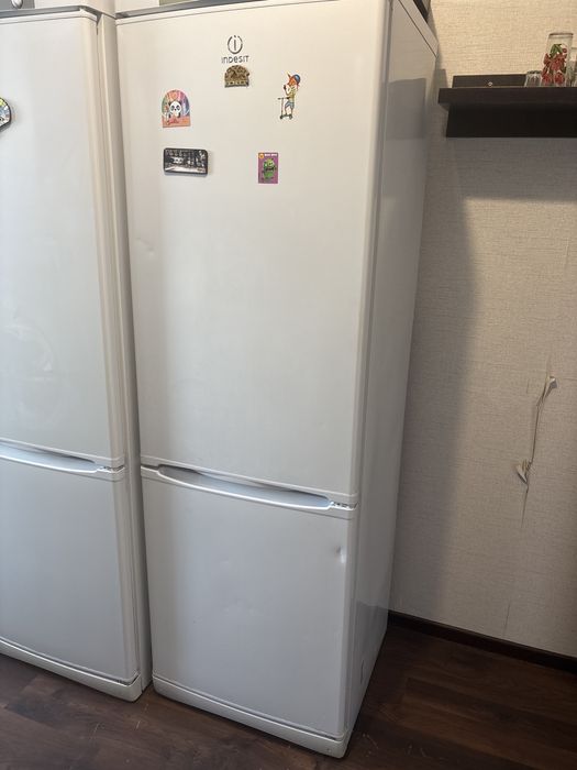 Холидильник Indesit