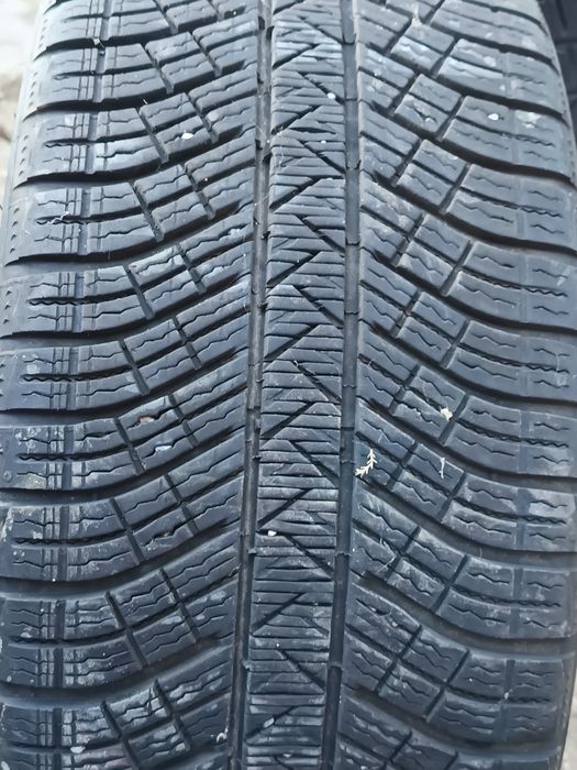 Vând cauciucuri Michelin alpin 2 mărimi