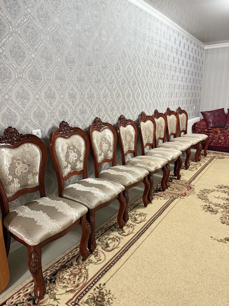 Продаем стулья деревянные