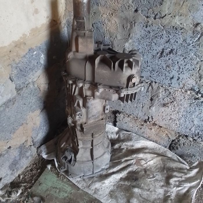 Продам каробку на опель фронтера 60000 тг.