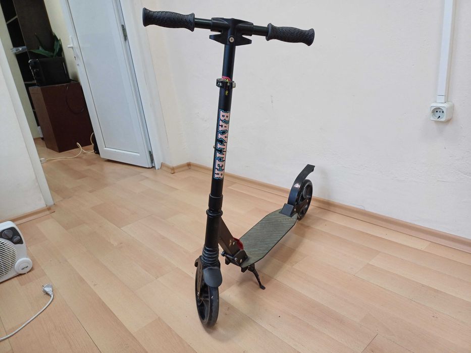 Продавам тротинетка/скутер марка "BAYTTER" до 100 кг.