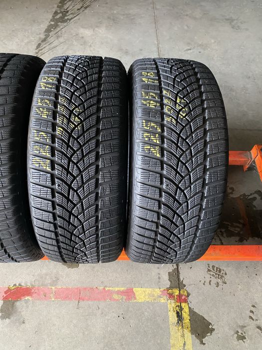 Anvelope iarna 225/45/18 Goodyear Ultra Grip RFT 225 45 18 R18