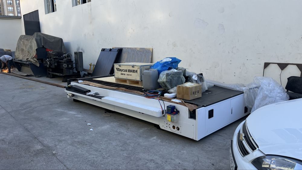 Лазерный станок для резки металла от официального дилера SENFENG PRO