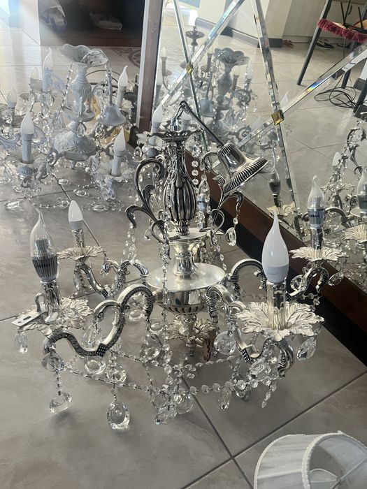 Продам красивую люстру