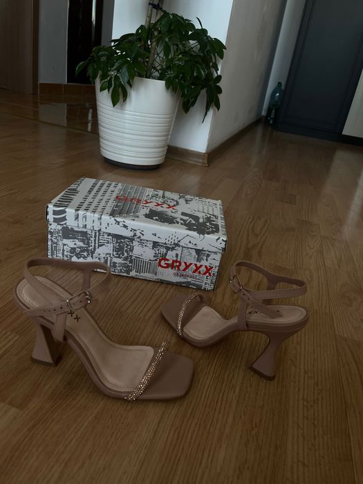 Sandale cu toc Gryxx, marime 35