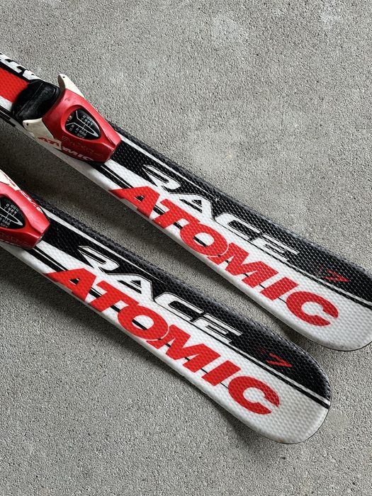 Schiuri Atomic 90cm.